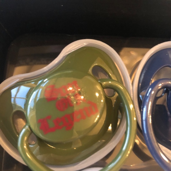 Authentic new 3 pc juicy couture pacifiers set - Picture 4 of 11